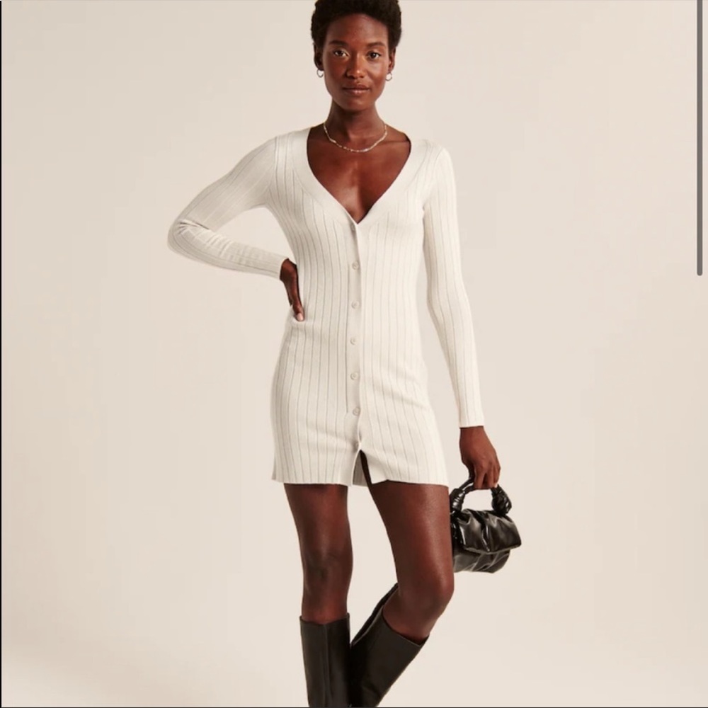 Abercrombie Button-Through Deep- Mini Sweater Dress in Cream Size Medium NWT